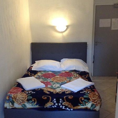 מנטון Hotel Du Musee מראה חיצוני תמונה